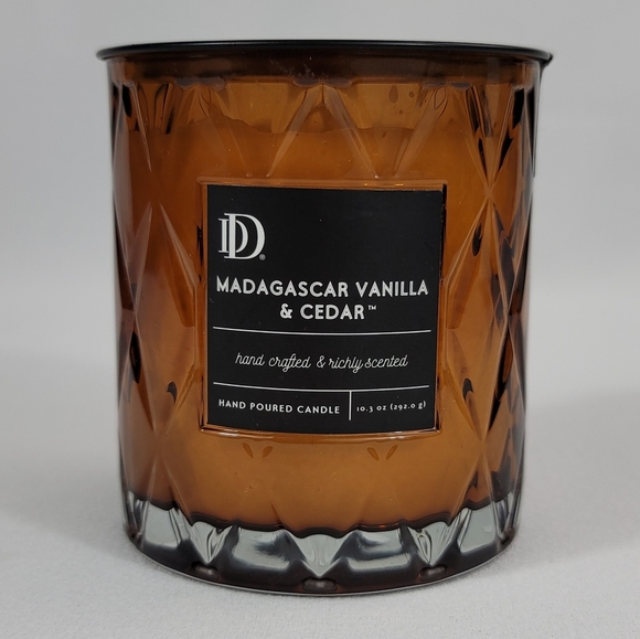 Darsee & David's Madagascar Vanilla & Cedar 1-Wick Glass Jar Candle - Picture 10 of 10